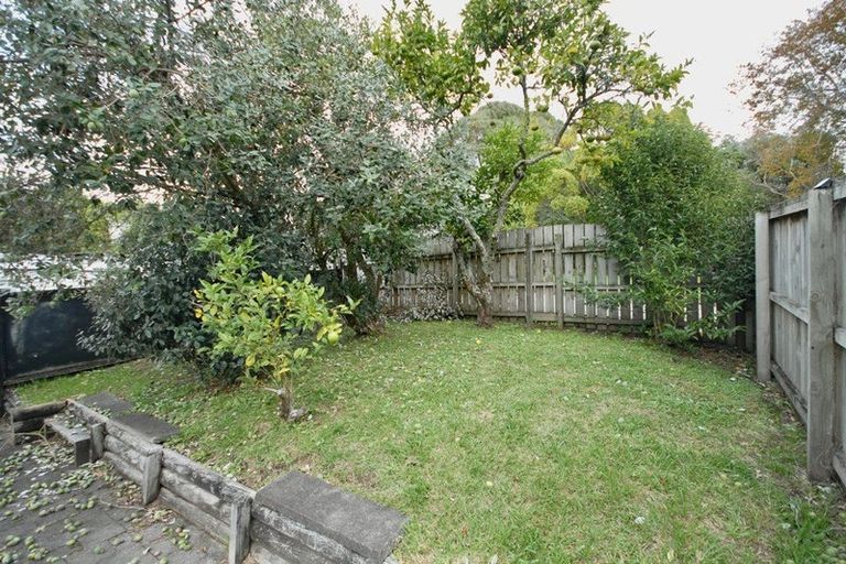 Photo of property in 48 Salamanca Road, Sunnynook, Auckland, 0620