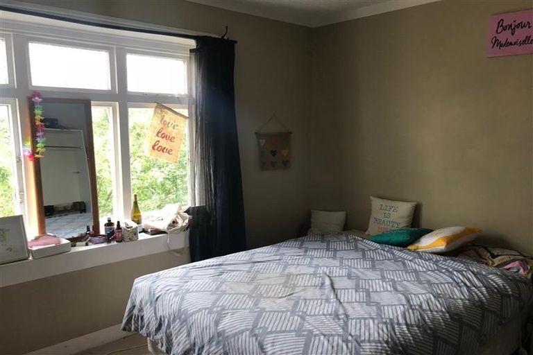 Photo of property in 3 Smale Terrace, Hospital Hill, Napier, 4110