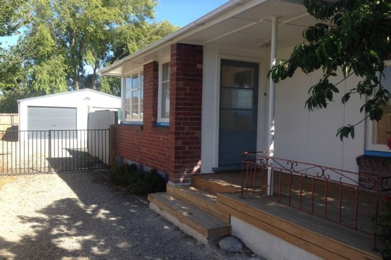 Photo of property in 12 Dickson Crescent, Hornby, Christchurch, 8042