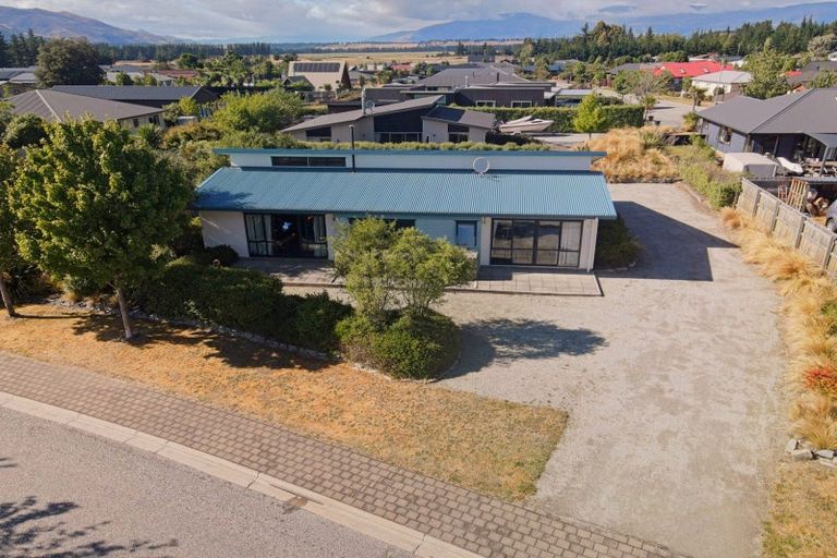 Photo of property in 20 Timsfield Drive, Lake Hawea, Wanaka, 9382