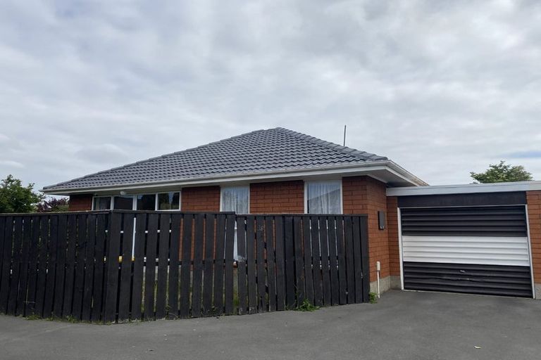 Photo of property in 2/3 Meadow Street, Papanui, Christchurch, 8052