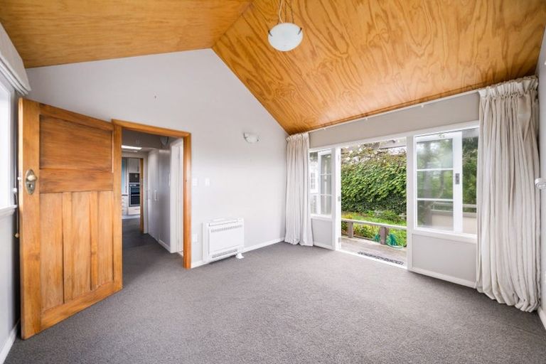 Photo of property in 4 Omar Street, Khandallah, Wellington, 6035