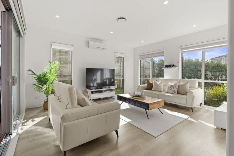 Photo of property in 12 Pommes Way, Silverdale, 0932
