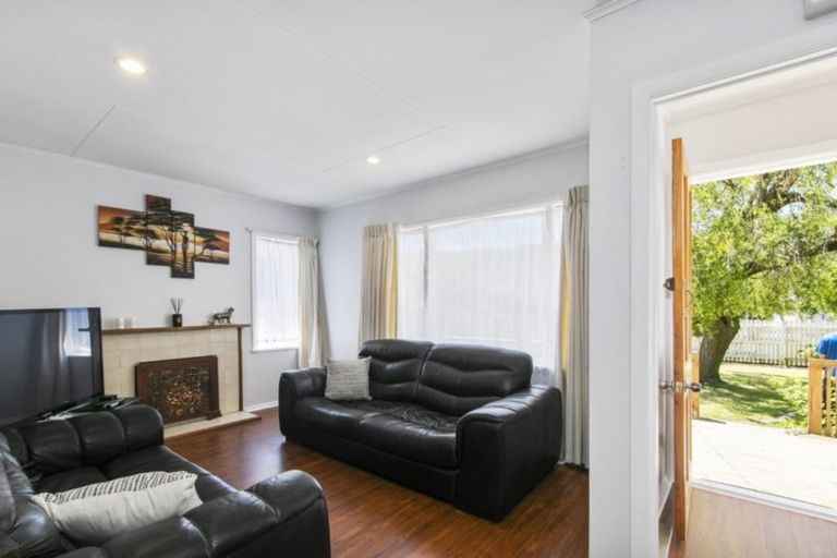 Photo of property in 33 Westminster Road, Wainuiomata, Lower Hutt, 5014