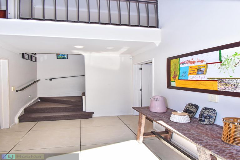 Photo of property in 318 Hill Road, The Gardens, Auckland, 2105