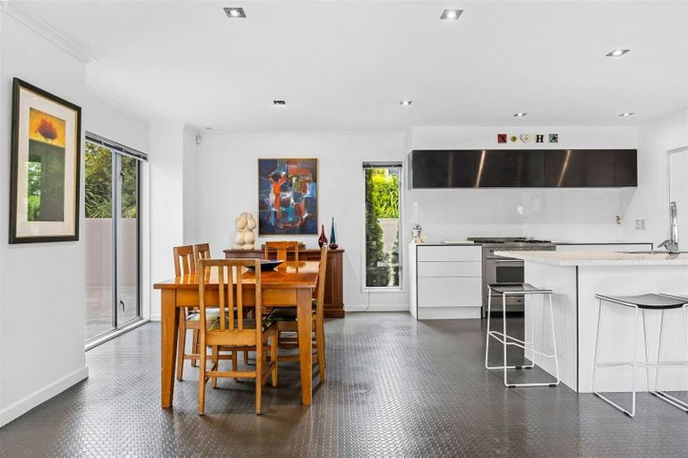 Photo of property in 9 Lady Polson Lane, Cashmere, Christchurch, 8022