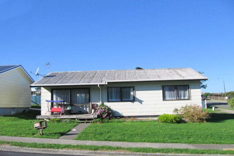 Photo of property in 2 Te Arawi Street, Takapuwahia, Porirua, 5022
