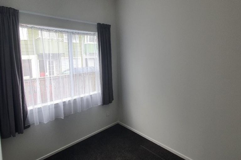 Photo of property in 9/22 Bay Drive, Titahi Bay, Porirua, 5022