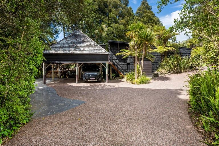 Photo of property in 24 Channel View Road, Campbells Bay, Auckland, 0630