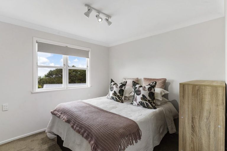 Photo of property in 1/37 Roberts Road, Glenfield, Auckland, 0629