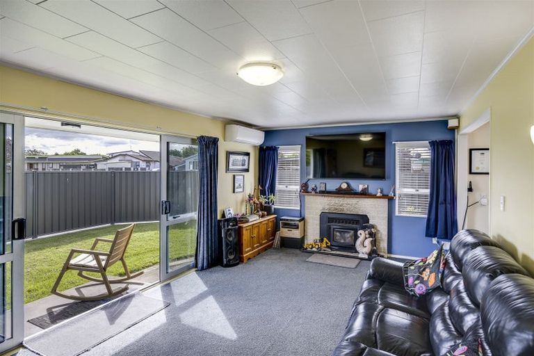 Photo of property in 25 Tait Drive, Greenmeadows, Napier, 4112