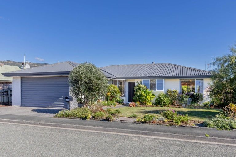 Photo of property in 4 Vining Crescent, Stoke, Nelson, 7011