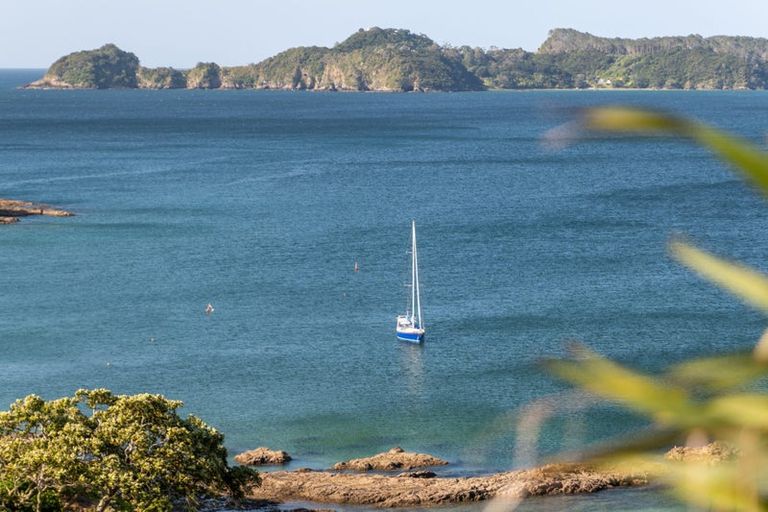 Photo of property in 4 Queens View Road, Russell, 0202