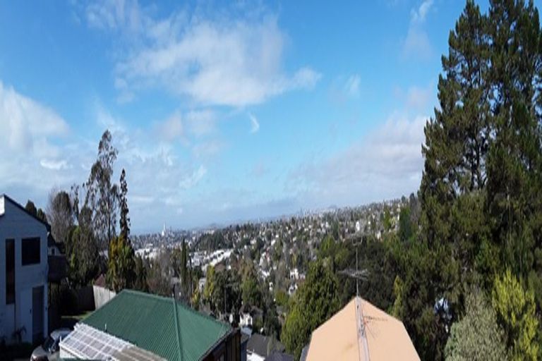 Photo of property in 51 Sunset Road, Totara Vale, Auckland, 0632