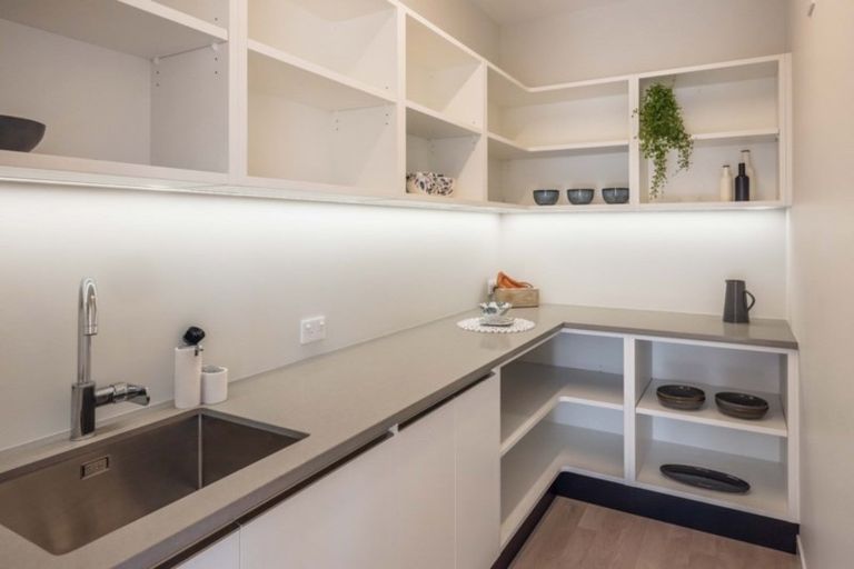 Photo of property in 1 Lamont Place, Waikanae, 5036