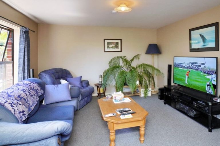 Photo of property in 1/39 Harris Crescent, Papanui, Christchurch, 8053