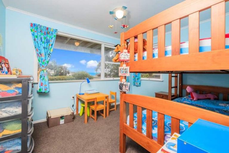 Photo of property in 1/28 Rangitoto Terrace, Milford, Auckland, 0620