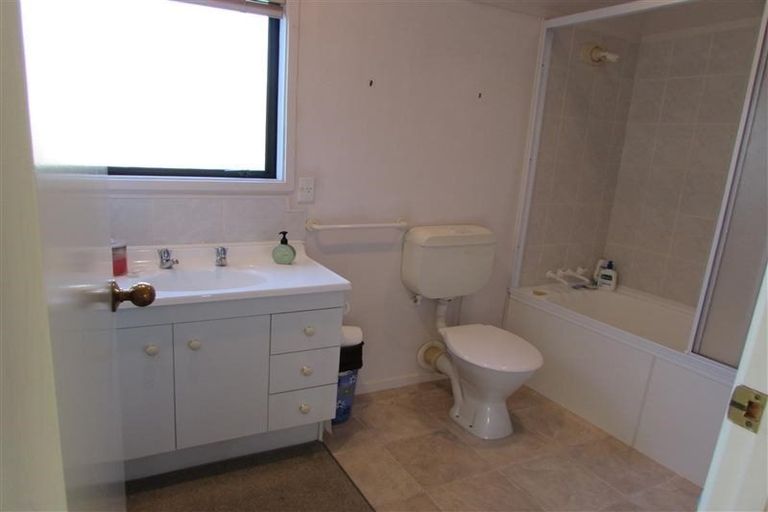 Photo of property in 2/36 Orchard Road, Waiake, Auckland, 0630