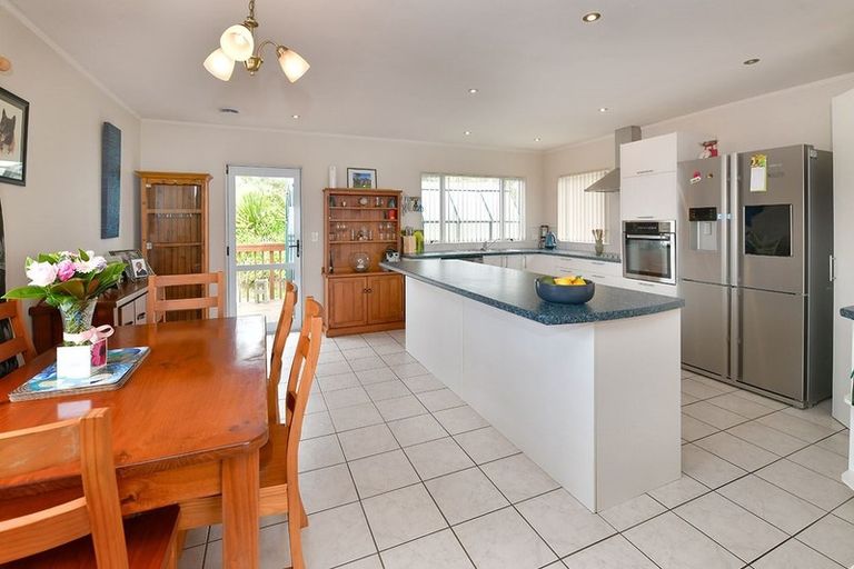 Photo of property in 483 Whangaparaoa Road, Stanmore Bay, Whangaparaoa, 0932