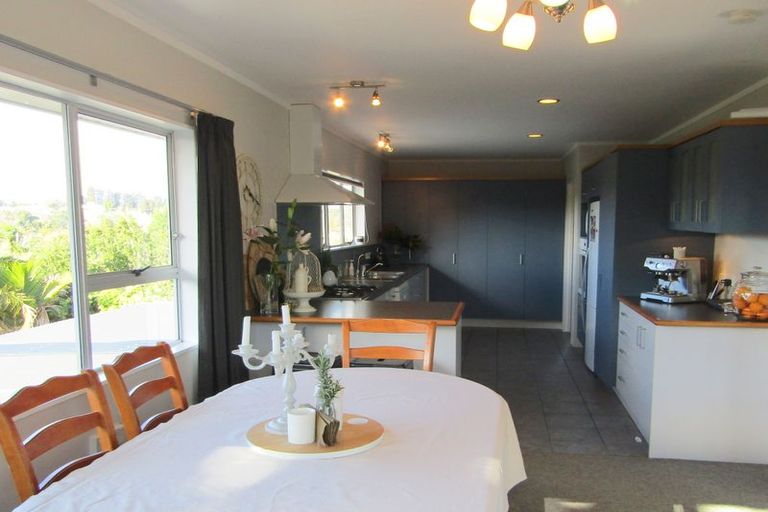 Photo of property in 2 Marsden Place, Kerikeri, 0230