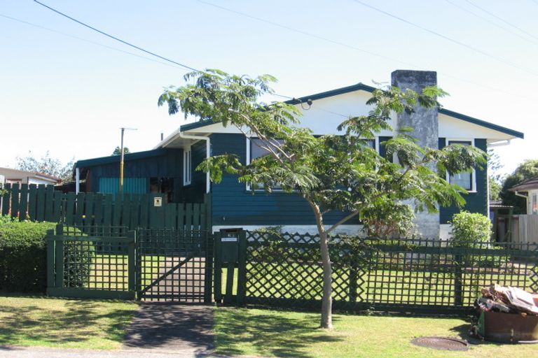 Photo of property in 83 Cobham Crescent, Kelston, Auckland, 0602