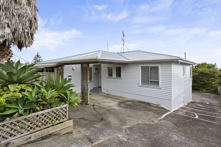 Photo of property in 34 Ranui Avenue, Ranui, Auckland, 0612