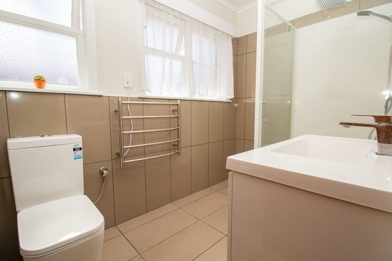 Photo of property in 9a Whites Line West, Woburn, Lower Hutt, 5010