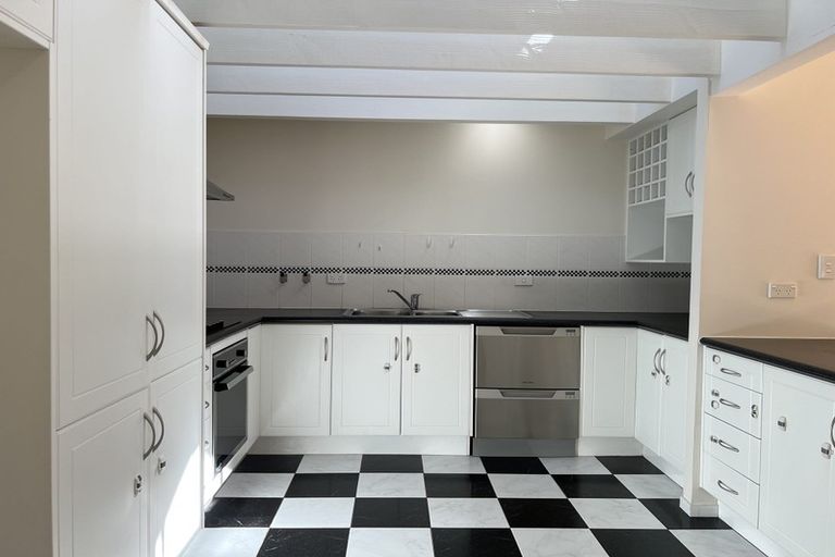 Photo of property in 55 Meadowvale Avenue, Forrest Hill, Auckland, 0620