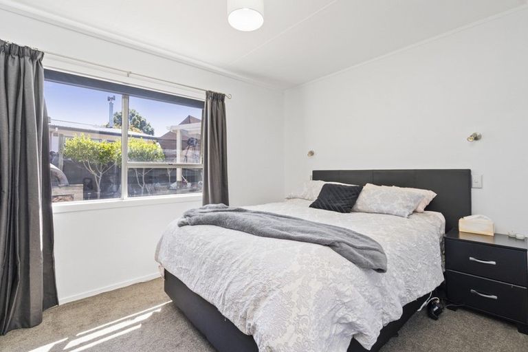 Photo of property in 13 Matipo Crescent, Pukete, Hamilton, 3200