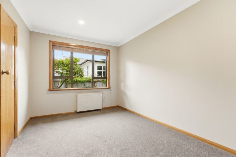 Photo of property in 114 Pahiatua Street, Hokowhitu, Palmerston North, 4410