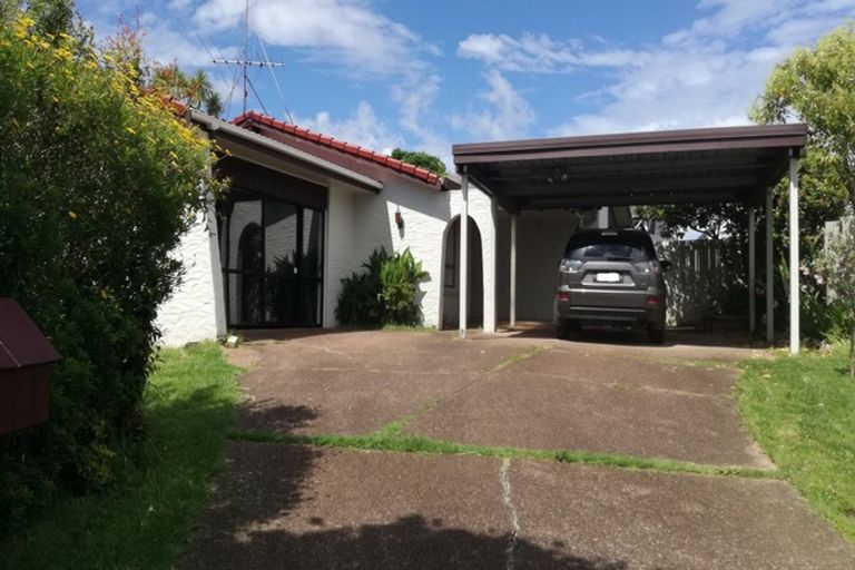 Photo of property in 33 Olena Avenue, Sunnyhills, Auckland, 2010