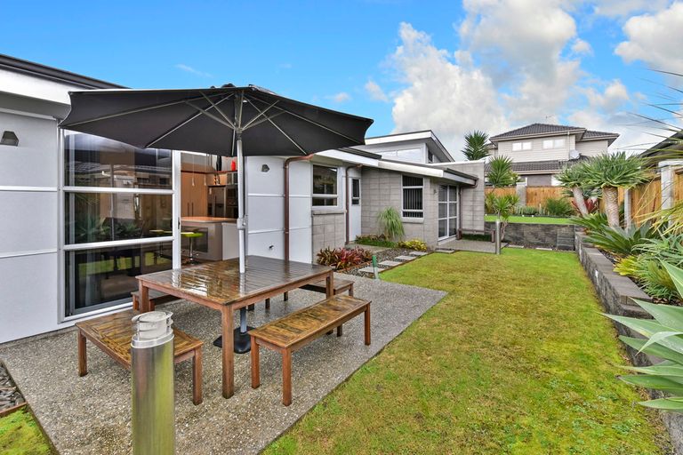 Photo of property in 12 Matuhi Grove, Papatoetoe, Auckland, 2025