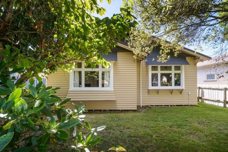 Photo of property in 11 Mere Mere Avenue, Palmerston North, 4414