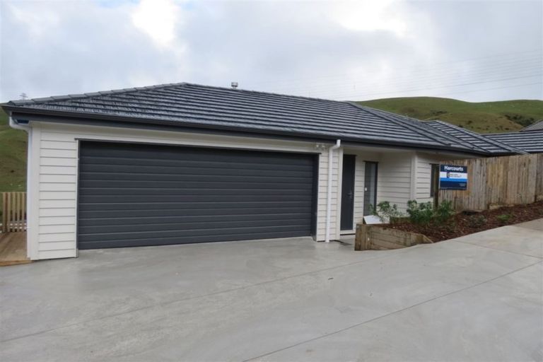 Photo of property in 13 Gifford Grove, Churton Park, Wellington, 6037