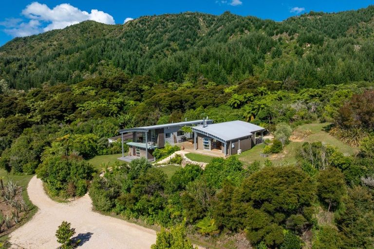 Photo of property in 1160a Abel Tasman Drive, Ligar Bay, Takaka, 7183