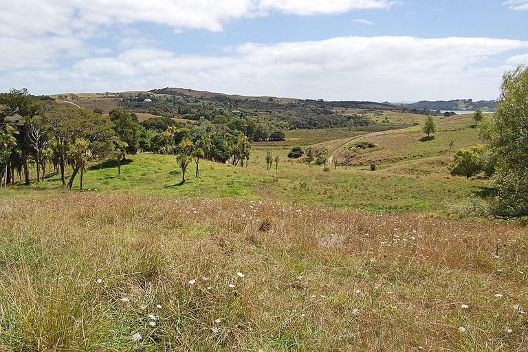 Photo of property in 135 Phillips Road, Kaiwaka, 0573