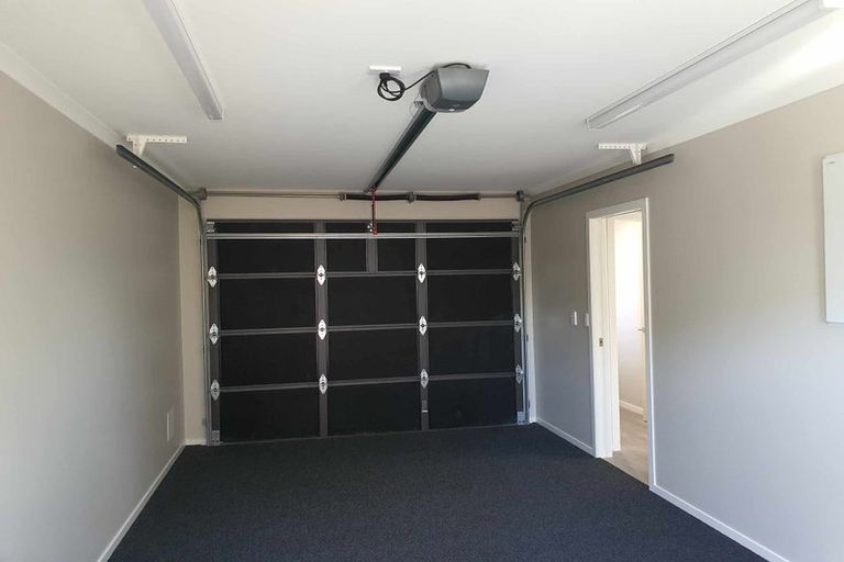 Photo of property in 6a Te Whiti Grove, Waterloo, Lower Hutt, 5011