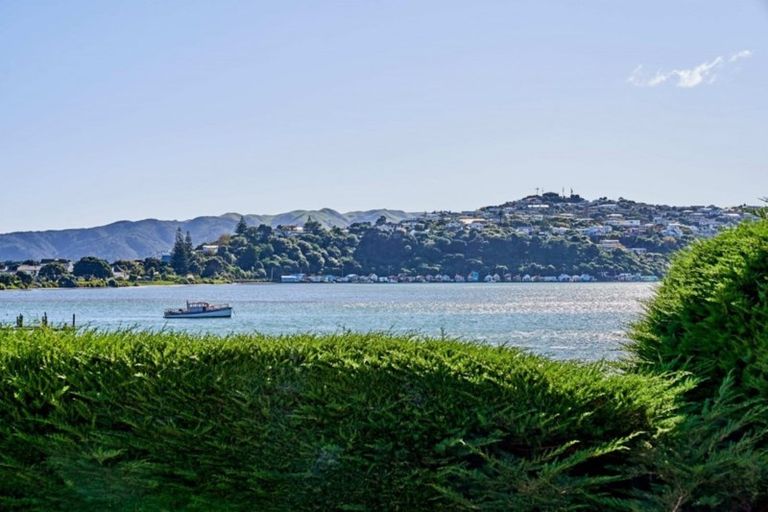 Photo of property in 88 Paremata Road, Paremata, Porirua, 5024