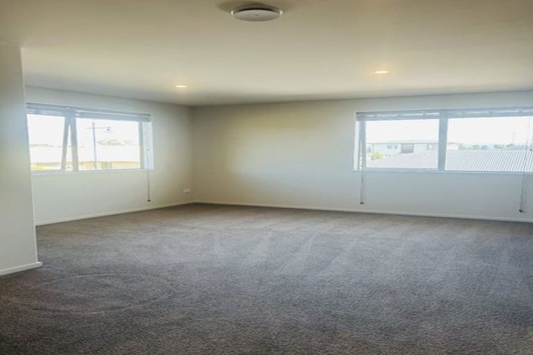 Photo of property in 10 Pakura Street, Pegasus, 7612