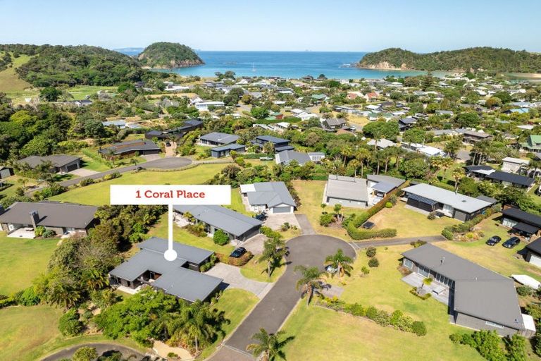 Photo of property in 1 Coral Place, Matapouri, Whangarei, 0173