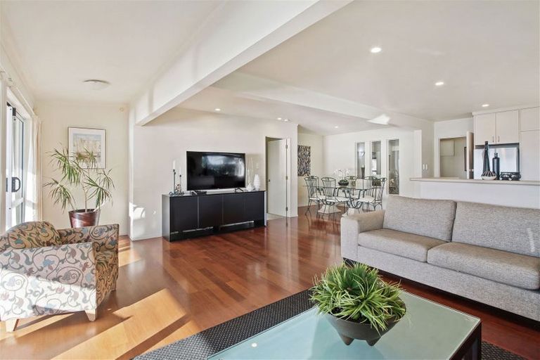 Photo of property in 107 Torkar Road, Clarks Beach, 2122