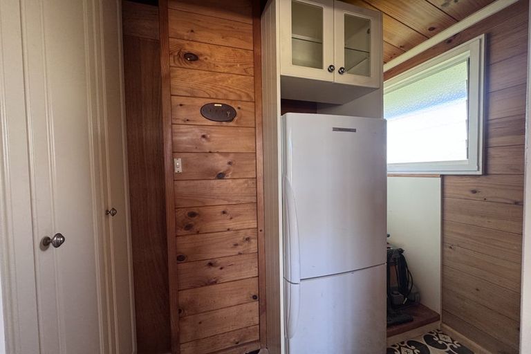 Photo of property in 86a Hastings Street, Halcombe, 4779