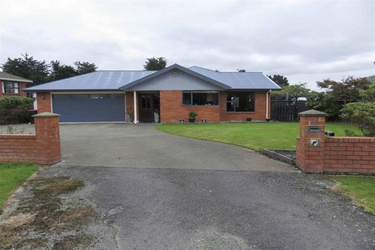 Photo of property in 14 Kirkoswald Street, Wallacetown, 9816