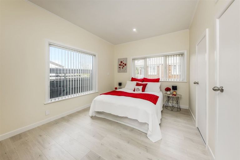 Photo of property in 2/15 Hill Road, Papatoetoe, Auckland, 2025