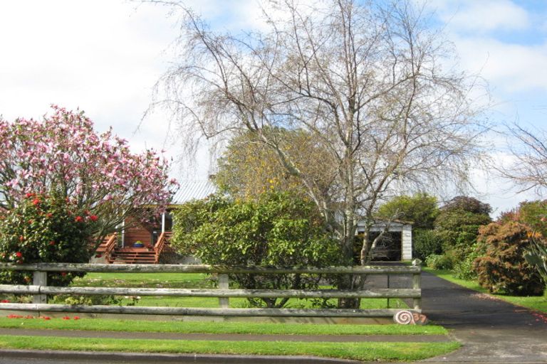 Photo of property in 37 Takiroa Street, Urenui, 4375