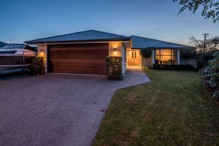 Photo of property in 38 Reka Street, Parklands, Christchurch, 8083