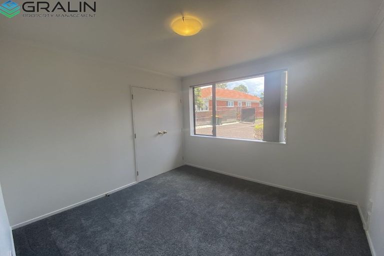 Photo of property in 63a Lynwood Road, New Lynn, Auckland, 0600