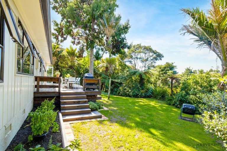 Photo of property in 282 Shaw Road, Titirangi, Auckland, 0604