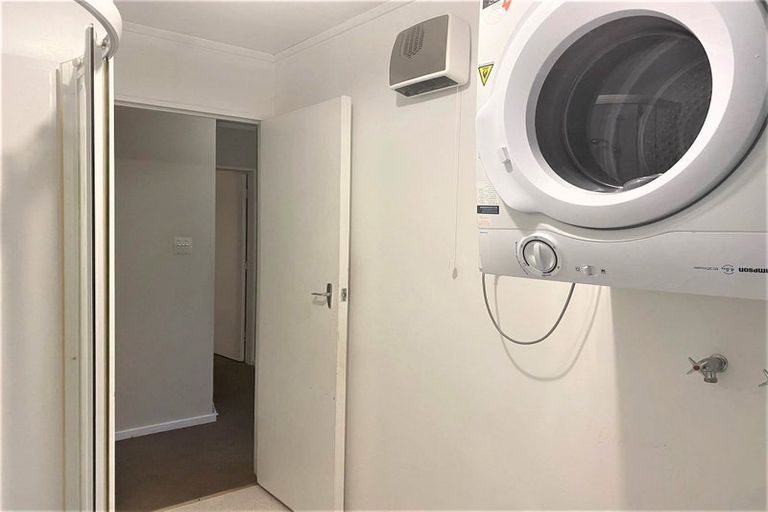 Photo of property in 1/3 Jerome Way, Crofton Downs, Wellington, 6035