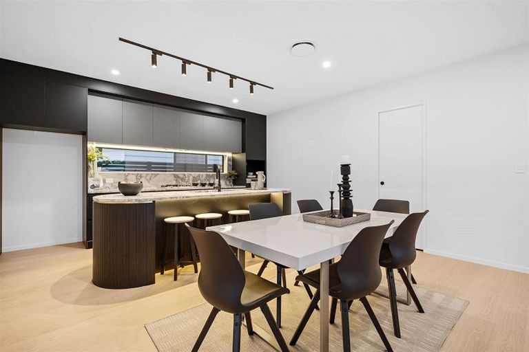 Photo of property in 7/5 Lemon Grove Lane, Greenhithe, Auckland, 0632